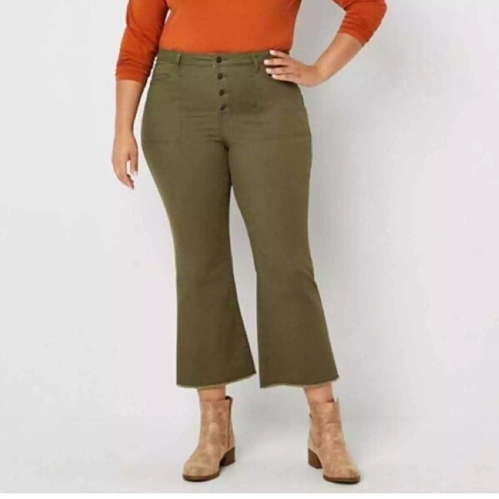 NWT Frye And Co Flared Leg Jeans Women 24W Olive Green Raw Hem Button Fly